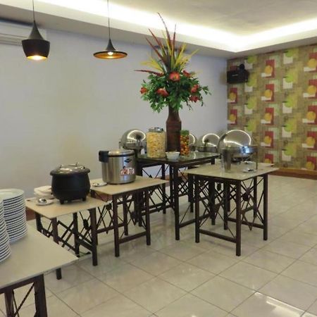 Insumo Palace Hotels & Resorts Kediri  Luaran gambar