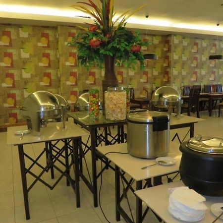 Insumo Palace Hotels & Resorts Kediri  Luaran gambar