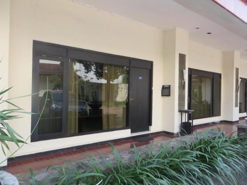 Insumo Palace Hotels & Resorts Kediri  Luaran gambar