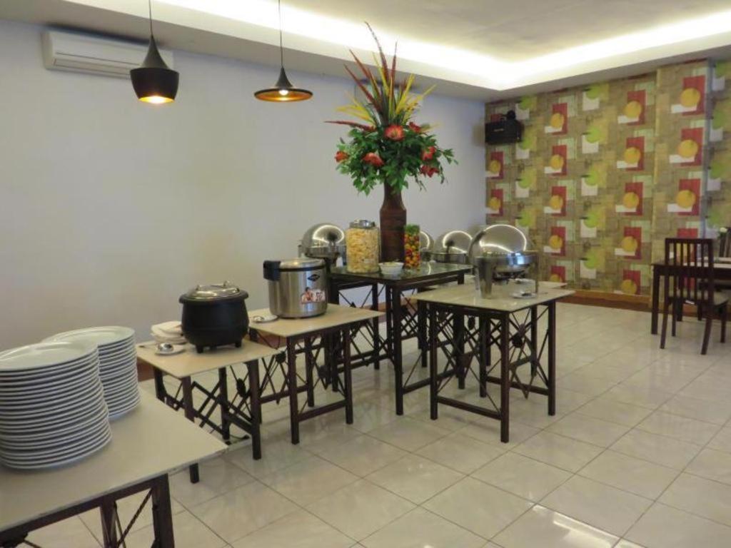 Insumo Palace Hotels & Resorts Kediri  Luaran gambar