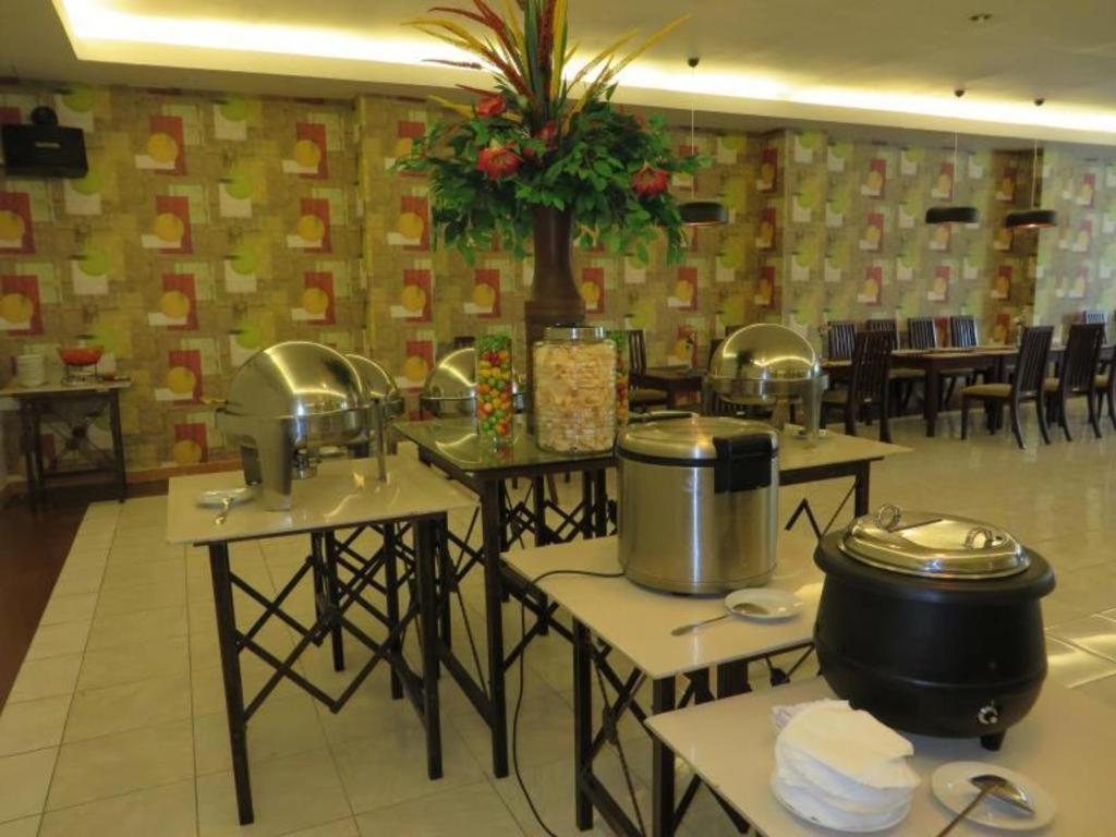 Insumo Palace Hotels & Resorts Kediri  Luaran gambar
